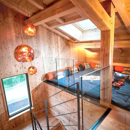 Spacieux A De 210 M² Avec Jacuzzi Et Jardin