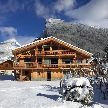Spacieux A De 210 M² Avec Jacuzzi Et Jardin Samoens